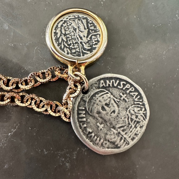 Vintage 1980s Gold Plated Statement Chain Necklace with Coin Pendant - Picture 5 of 11